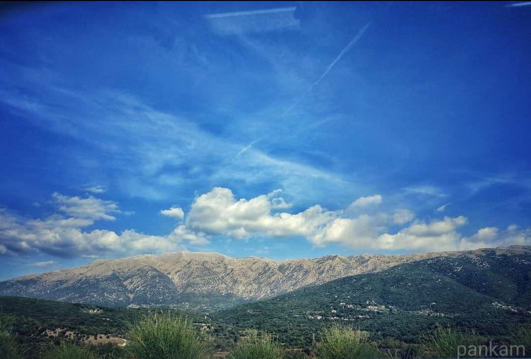 Θέα προς το Ξηροβούνι / View towards Xirovouni